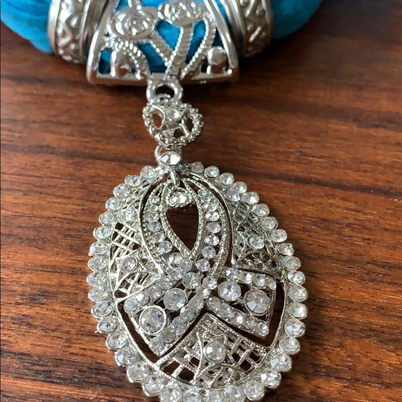 Scarf - Picture 2 of 4